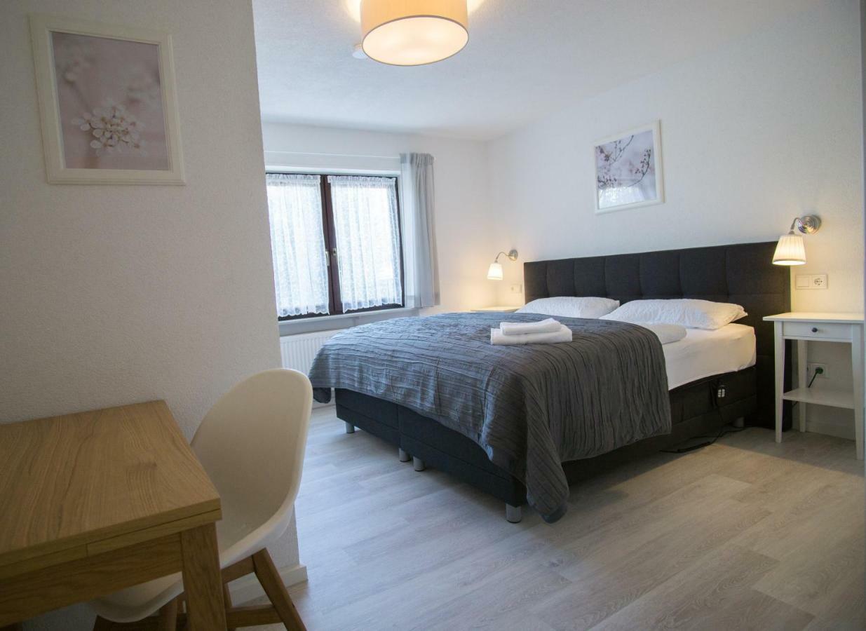 Ferienwohnung Charlotte Weisenheim am Sand 外观 照片